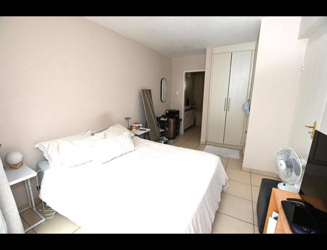 1 BEDROOM APARTMENT FOR SALE IN SANDTON CENTRAL